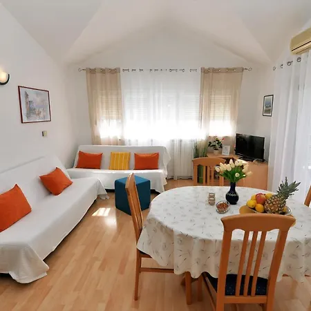 Divna Apartment