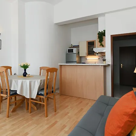 Divna Lägenhet Betina (Sibenik-Knin)